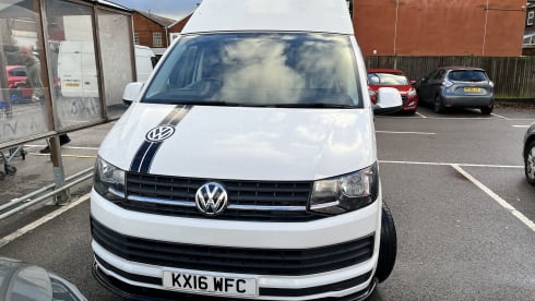 Winston – 4 berth Volkswagen Campervan from 2016