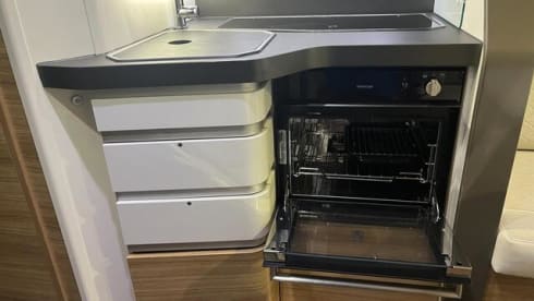 A comfortable, beautiful and light camper ADRIA SONIC PLUS 700 DC EURO 6