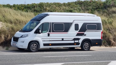 Adria Twin Sport 640 SGX – New 2025 spacious Campervan for 4