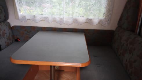 283 – SEA OR MOUNTAIN..LAKE OR CITY OF ART?