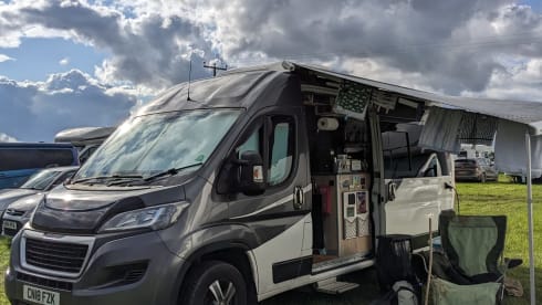 The Roving Badger – 2 Berth Peugeot  Boxer  LWB High Roof 2018 