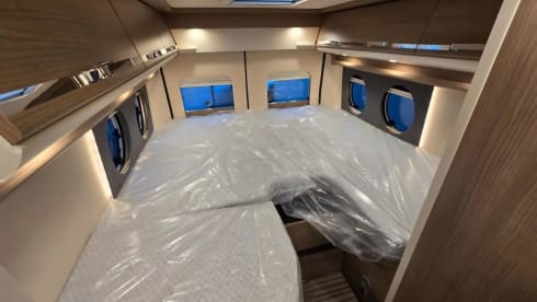 Freedom and enjoyment with our compact Malibu Buscamper (160 HP automatic)