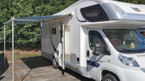 Mc Louis  – With the whole family on a camper trip!
