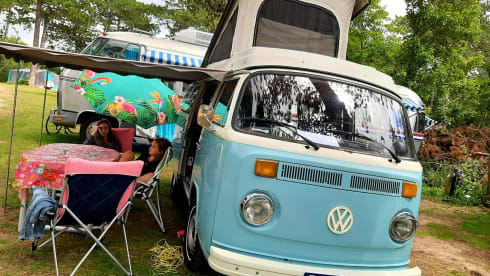 Brum – Volkswagen T2 baby blue with 6 cylinder