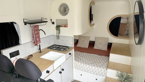 Erl – 4 berth Mercedes-Benz bus from 2013