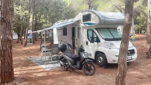 COMFORT IN CAMPER, MANSARDATO 6 POSTI 