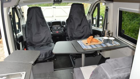 Klara – Autobus Peugeot 4 couchettes de 2018