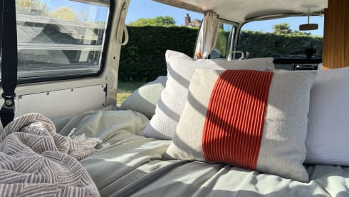 Blossom – 'Blossom' VW T2 Westfalia 1972 Campervan