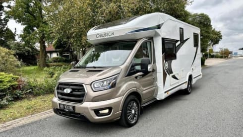 Go explore – Luxury camper with automatic transmission and 170 hp, full of options