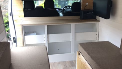 Sheila – 2 berth stealth off grid camper in Dorset 