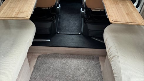 Sacha de-foof – 4 berth Rapido semi-integrated from 2017 55th special edition