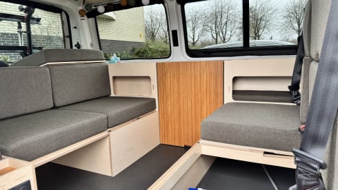 Ventje_CamperBuddy 2 – Ventje_Camper-Luxe VW T5 automatic - 5 seat belt places 