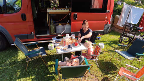 Dubbele schuifdeur en dubbele luifel – 4p Fiat L2H2 bus from 2010 suitable for off-grid