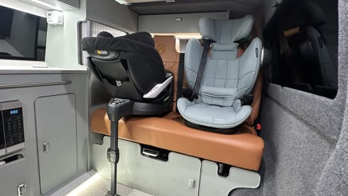 Frank 2.0 – Family Friendly 4 berth Volkswagen T6.1 Pop Top conversion 2024