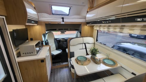 6 Berth, Ford Autoroller 746, Automatic Luxury