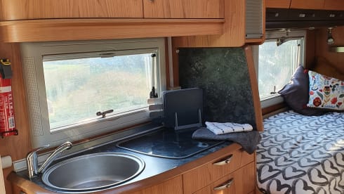 Bernie G – Luxurious and spacious high quality German built integrated motorhome