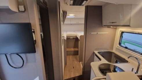 C40 – 4p Ford semi-integrated from 2023