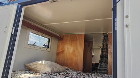 Large, self-sufficient and atmospheric with heating for cooler days