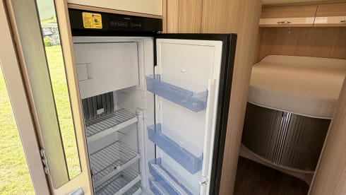 Burstner Nexxo T740 – 3p Bürstner semi-integrated uit 2015