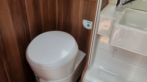 The Family One  – Spacious 6 berth automatic 2018 Roller Team motorhome