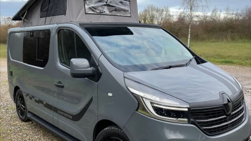 Renault Traffic SL Campervan 4 Birth