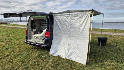 Beautiful 4p Volkswagen T5 California from 2012