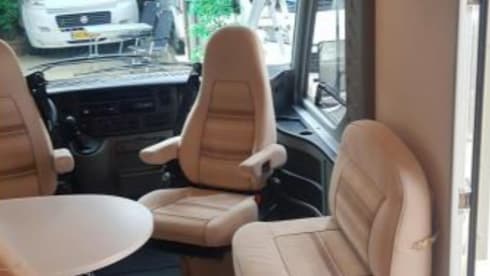 Adria – Spacious and luxurious family camper