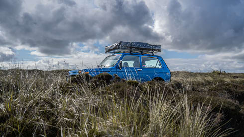 Pjotr – Lada Niva 4x4 met daktent