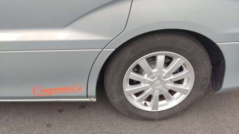 Alphie Hybrid&LPG – 2 Berth Toyota Alphard Hybrid&LPG