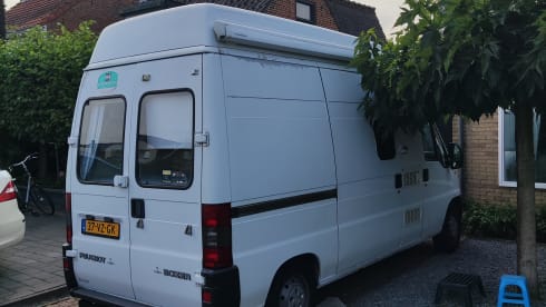 2p Peugeot bus from 2001