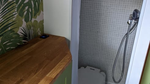 Reggie – 2 berth Peugeot bus from 2016
