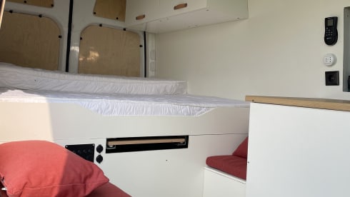 The Hustle Van – Off-grid freedom with The Hustle Van