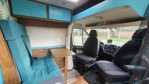 Cozy, very complete bus camper