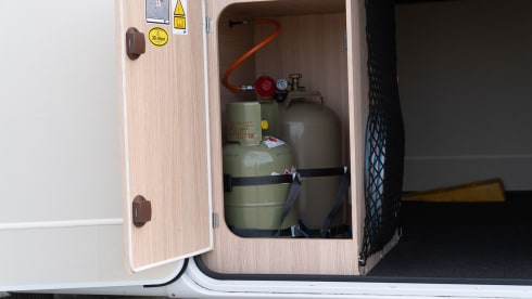 half integraal camper – 4p Sunlight semi-integrated from 2018