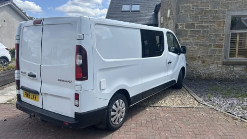 Lexy – 3 berth Renault campervan from 2019