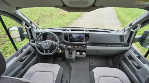 Knaus 640 MEG – 2p Knaus semi-integrated from 2025