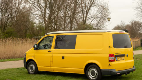 Yellow Submarine – Bus camper VW T5 Extended - Just like a car