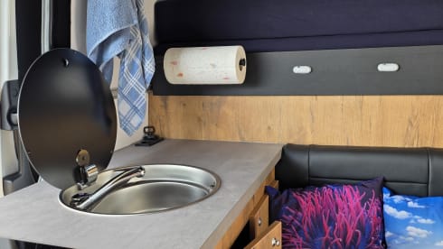 White SportsPearl – 3-sitziger Mercedes-Benz Bus aus dem Jahr 2019