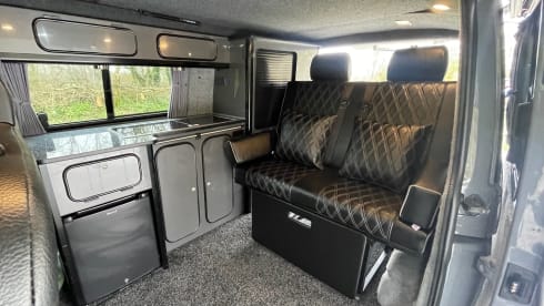 Christian Grey – Family Friendly T6 Camper, for 2-5 people "have a read on"