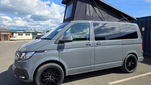 Volkswagen campervan met 4 slaapplaatsen vanaf 2024
