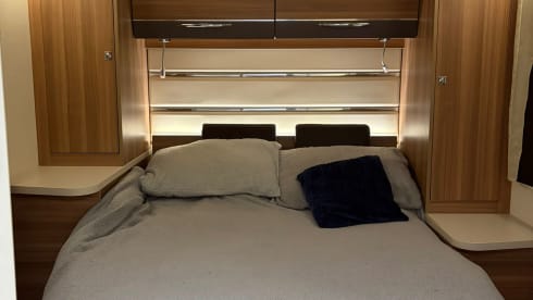 Rami – Ford camper met 5 slaapplaatsen uit 2015