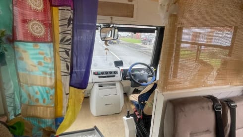 Viva La Vario – 4 berth Mercedes-Benz semi-integrated from 2004