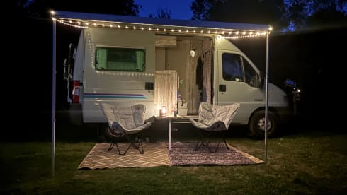 Billie – 2p Peugeot bus from 2000