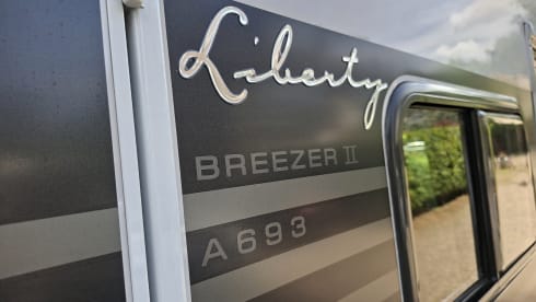 Huisje op wielen om mee op avontuur te gaan! – Schönes Familienwohnmobil
