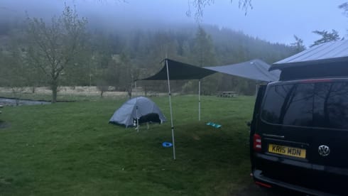 Maisie – Stylish 4berth, pet friendly, automatic VW campervan 