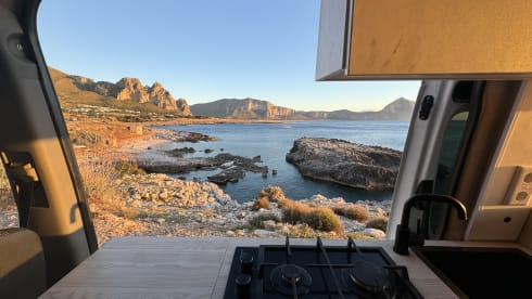 Luxe camper met hondenhok - Ideaal voor een avontuurlijke vakantie