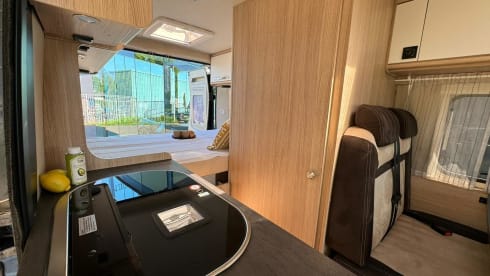 Complete Camperbus – Pössl camper Automaat met dakairco