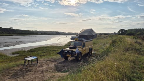 Drommedaris – 2p Land Rover rooftop uit 1985