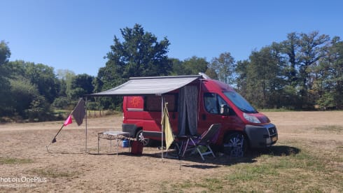 COMPACT, COMPLETE, COMFORTABLE with fixed bed, Offgrid.