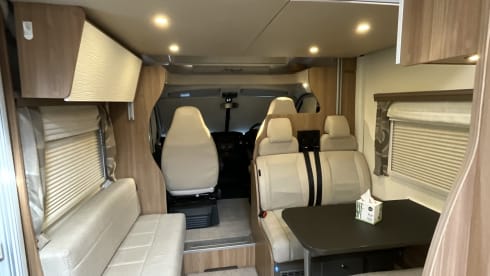 Bailey – Bailey semi-integrato a 6 posti letto, costruito nel 2019.